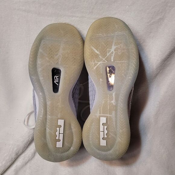 Nike Lebron Witness III PRM Mens BQ9819-002 Wolf Grey Size 8 shoes sneakers - Picture 6 of 9